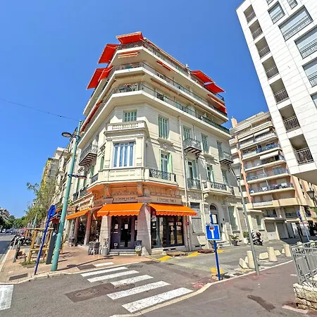 Center Carnot * Menton