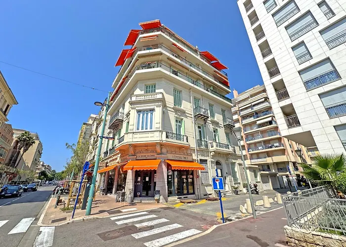 Center Carnot * Menton